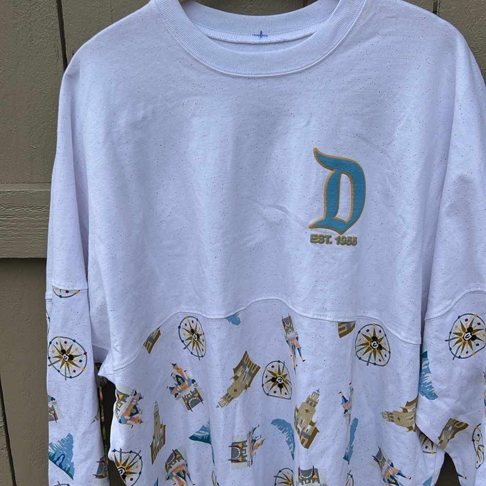 Disneyland Icons Spirit Jersey For Adults Disney Mickey Mouse Minnie Mouse Sz XL - Picture 2 of 7